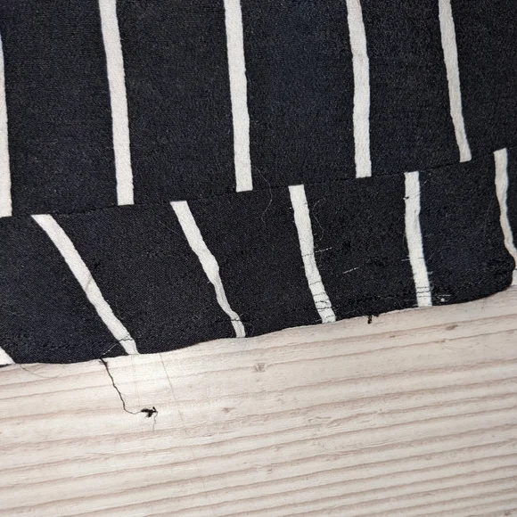 LOFT Black and White Striped Romper, Plus Size 18 GUC - Picture 4 of 6